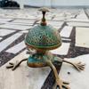 Старинный латунный настольный колокольчик в форме лягушки — изысканный настольный колокольчик для офисного приема и не только.