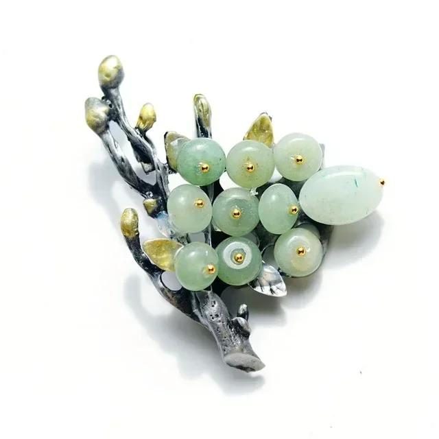 Элегантная цветочная брошь с натуральным камнем и металлом для официальных мероприятий