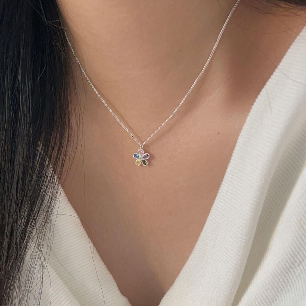Colorful Flower Necklace for Women, Light Luxury, Fashionable, Niche, Small, Fresh, Exquisite, Compact, Versatile, Collarbone Chain