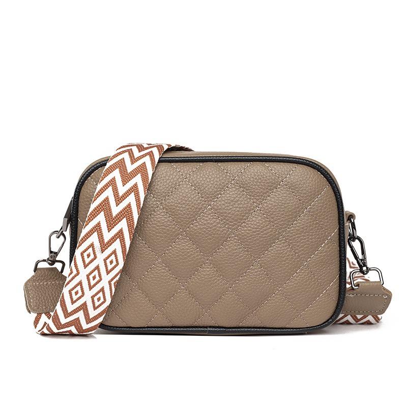 The first layer of cowhide messenger bag women's new versatile diamond wide shoulder strap small square bag trendy fashion leather messenger bag