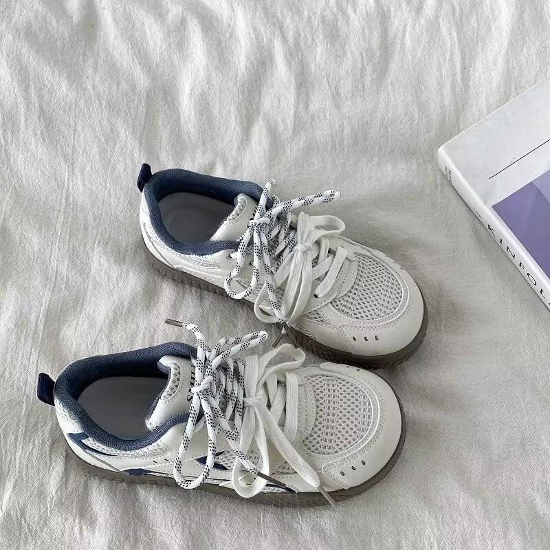 Модная женская повседневная спортивная обувь 2025 лето новая дышащая сетка удобная модная уличная студенческая обувь для скейтборда на вулканизированной подошве