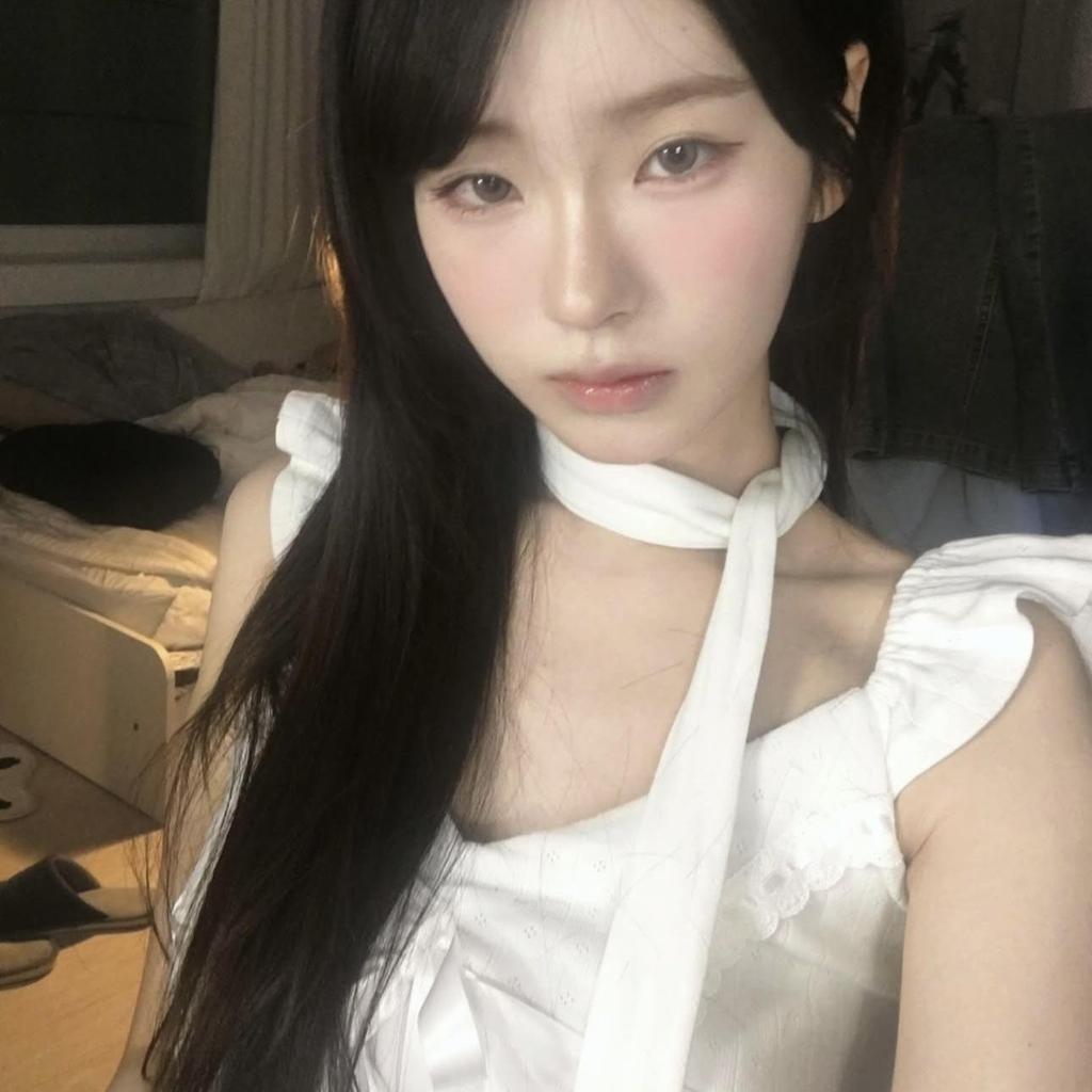 Ангельский номер 555 Сладкий и пикантный топ с V-образным вырезом, кружевной лентой, рукавами-крылышками и шарфом