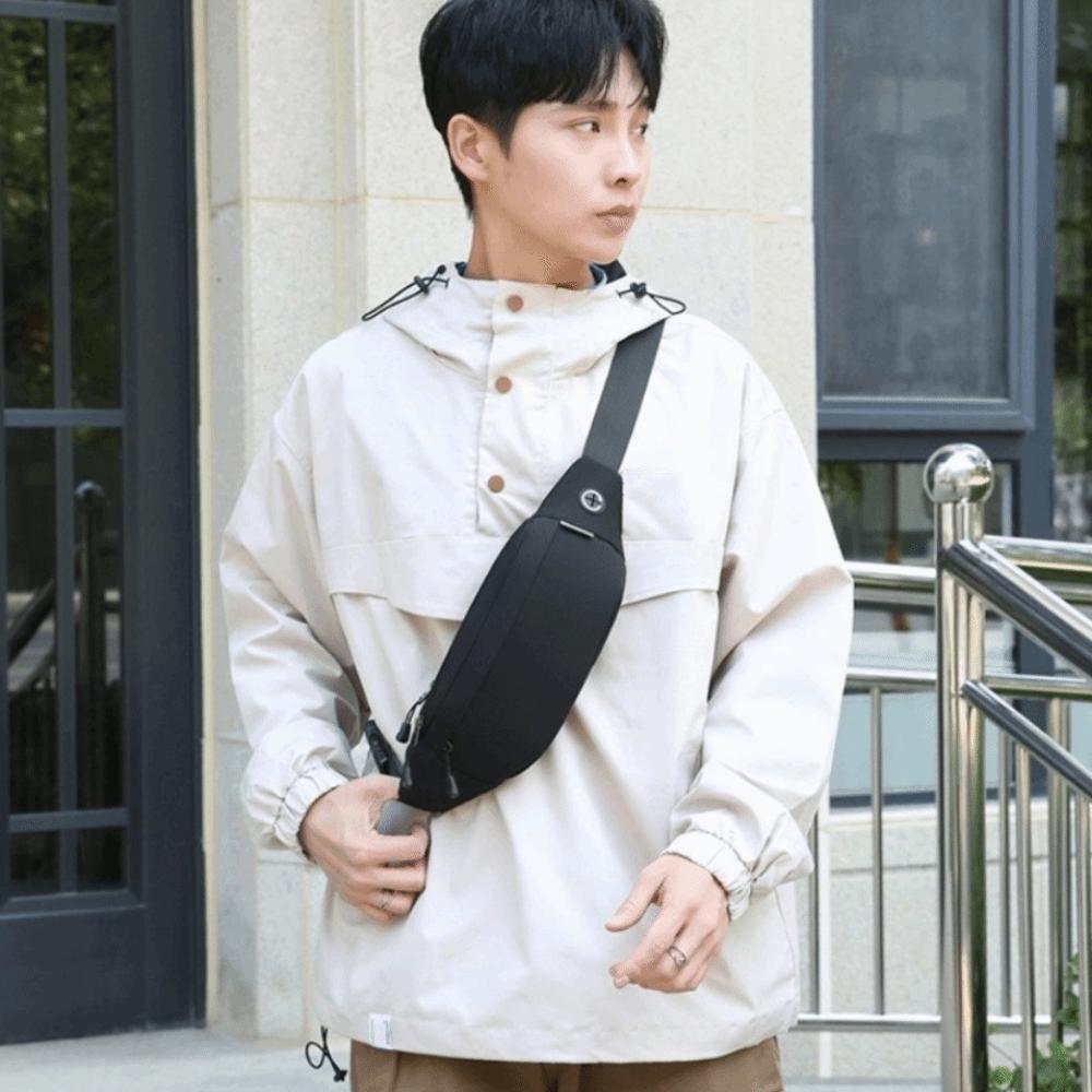 Waterproof Crossbody Chest Bag with Headphone Jack Running Waist Bag Men Fanny Phone Pack Couple
