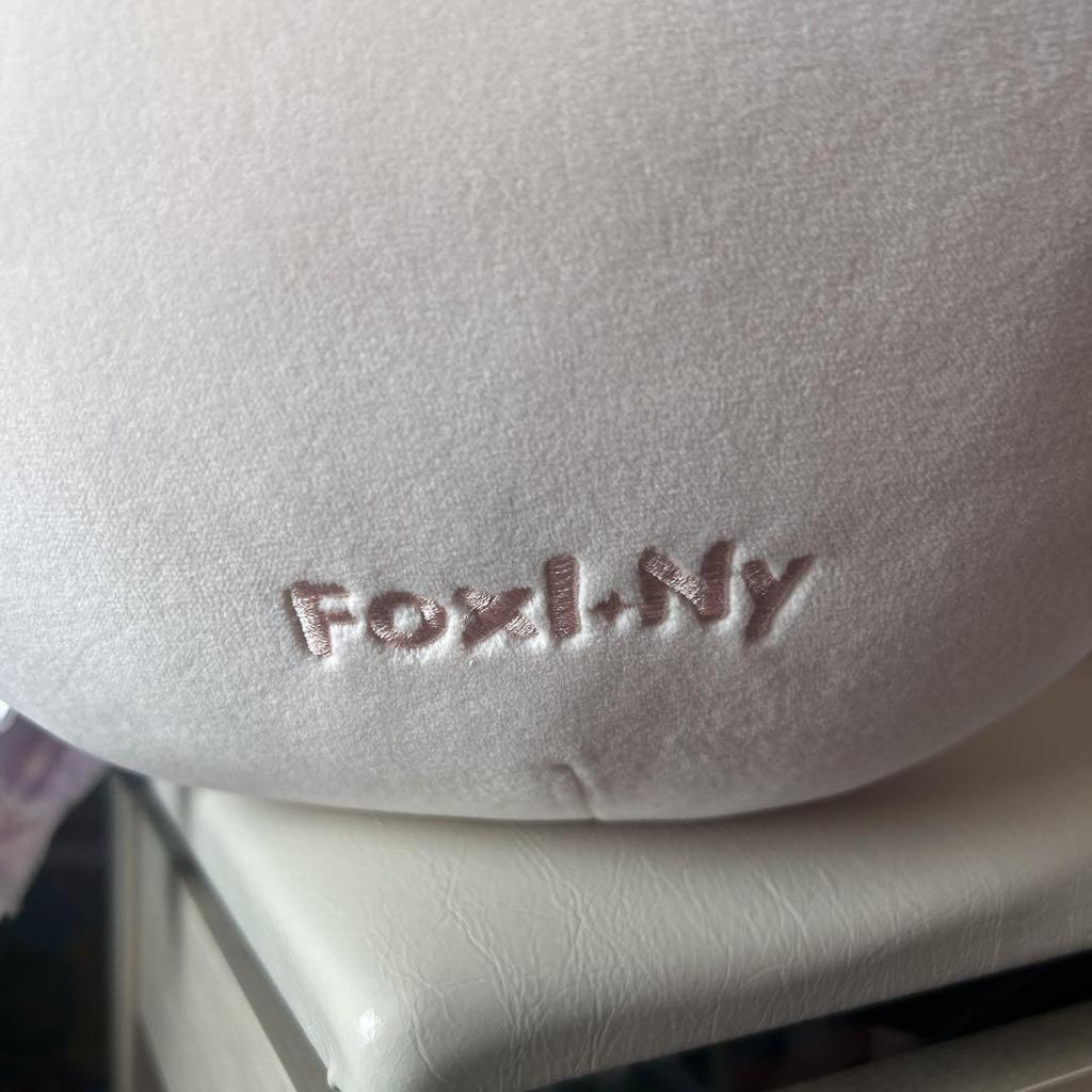 [USED] skzoo foxiny cushion