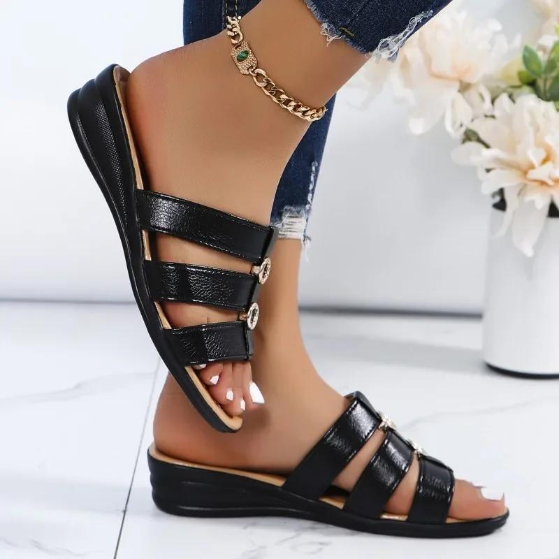 2024 High Quality Women's Shoes New Summer Women's Slippers Large Size Solid Color Metal Decoration Casual Low Heel Slippers