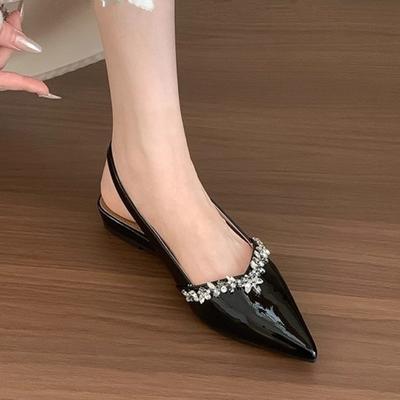 Мода 2025 Новые лакированные туфли-лодочки с острым носком и стразами, женские новые туфли на мягкой подошве с мелким вырезом и открытой пяткой
