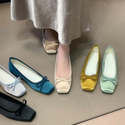 Французский темперамент ниша нежные женские туфли 2025 новые атласные банты внутренняя высота увеличение одиночные туфли женские