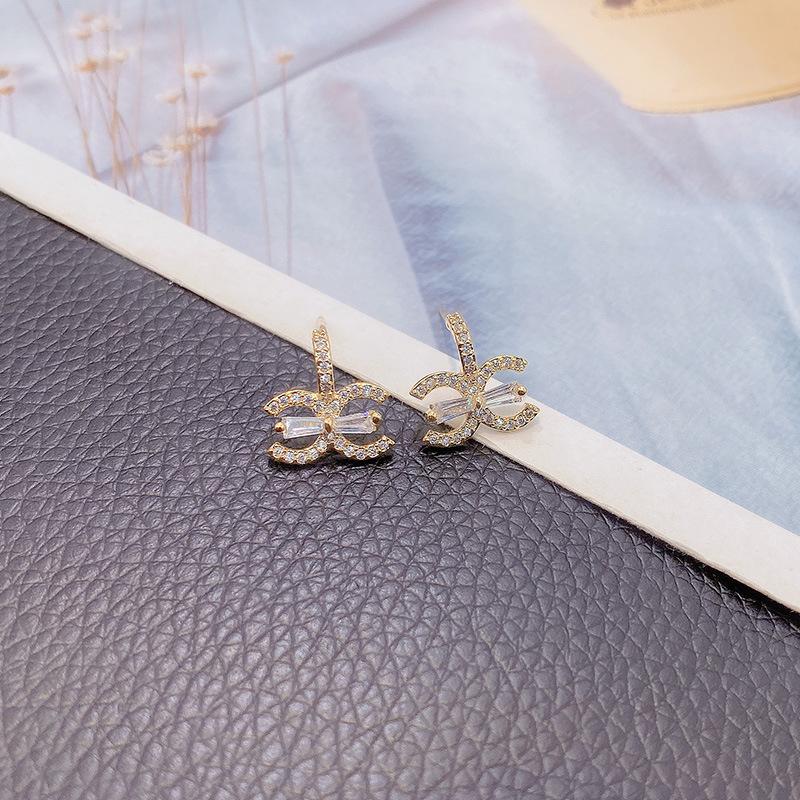 Серьги с микро-инкрустацией бриллиантами Серебряные серьги-иглы Модные, простые и компактные Новые уши