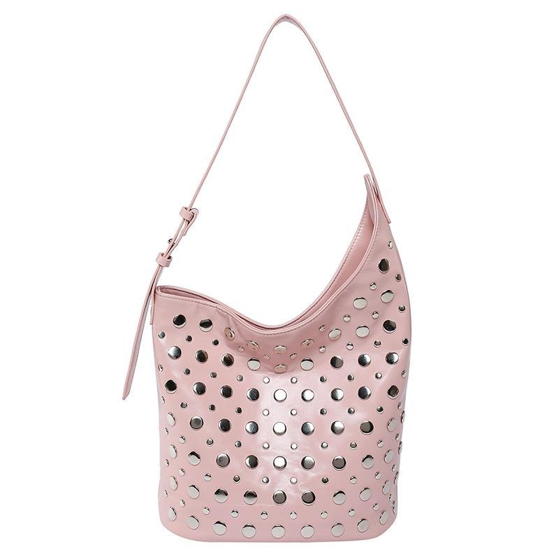 Женская сумка 2025 новая корейская версия модная сумка на плечо с заклепками большая вместимость повседневная универсальная сумка-ведро для ручной носки тренд