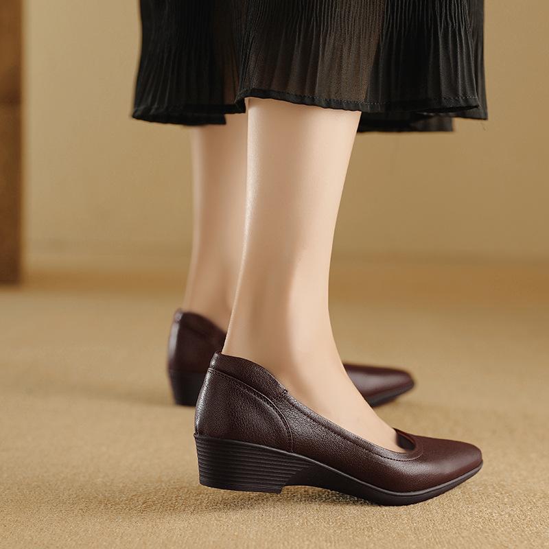 Мягкие и удобные туфли из овчины для бабушки, толстый каблук, средний каблук, рабочая обувь, круглый нос, легкий нос, одинарные туфли