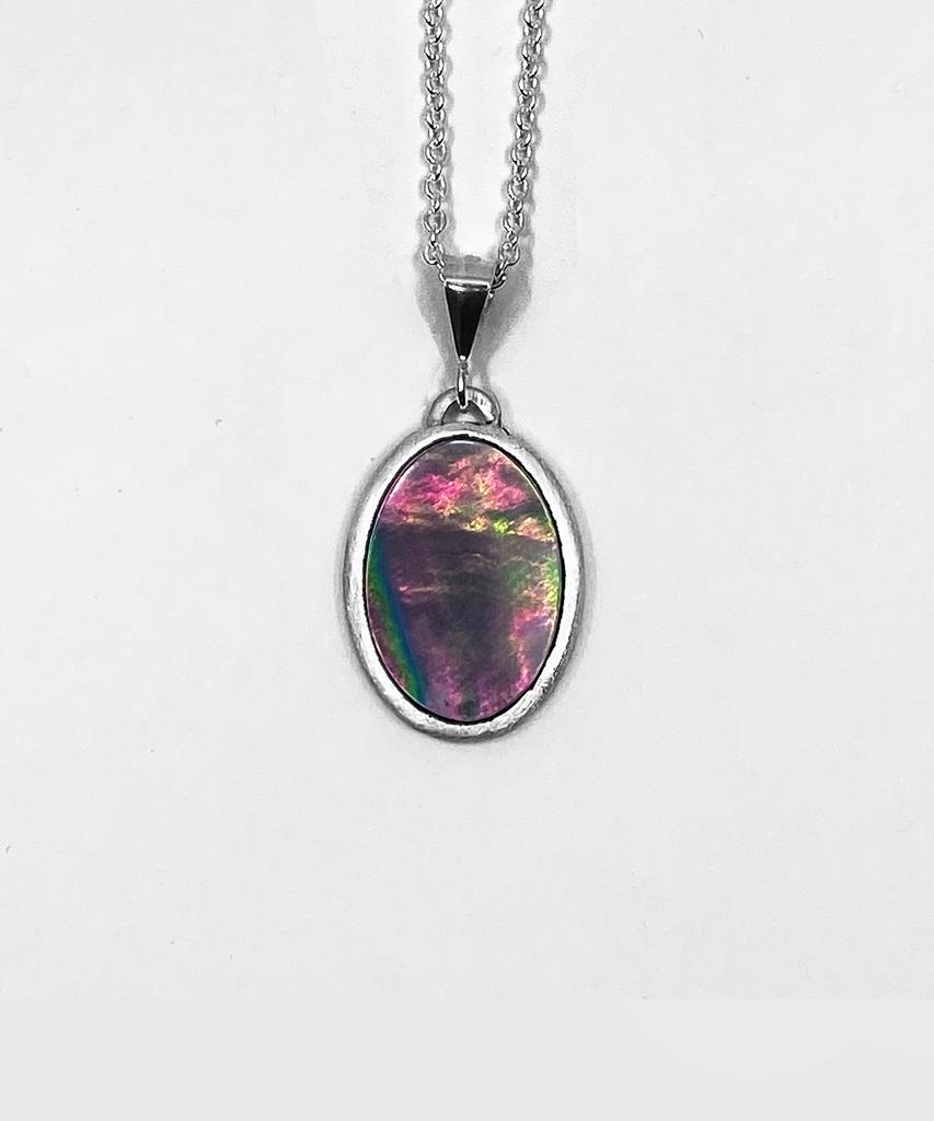 Oesalang Clover Matte Mother-Of-Pearl Necklace (Thin Necklace)