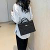 Темпераментная дорожная модная корейская версия сумки, весенняя новая высококачественная сумка через плечо, маленькая квадратная сумка, женская сумка