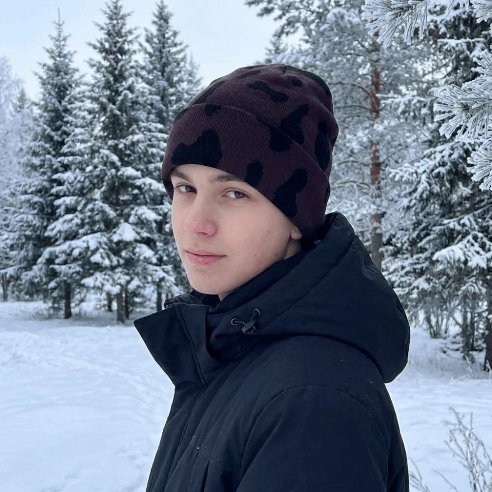 Thickened Pullover Hat Keep Warm Winter Beanie Hat Versatile Cow Pattern Knitted Hat Riding
