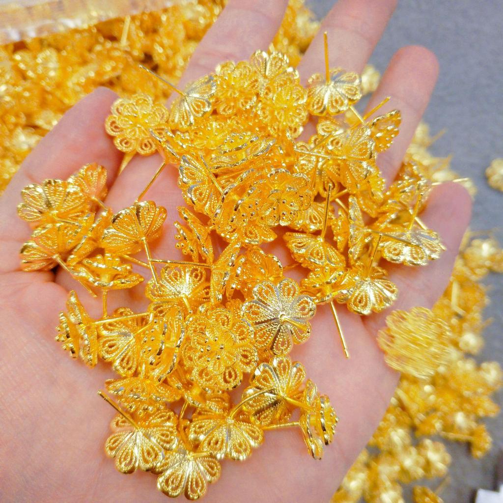 24K Gold-Plated Gold Stamen Flower Stud Earrings for Women – Elegant, Simple, Perfect Birthday Gift