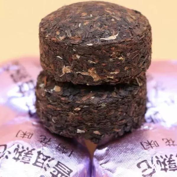 Юньнаньский пуэр, мини-чай сяотуо, лепешка со вкусом хризантемы, зрелый чай эрча, 500 г