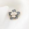 Women Brooch Camellia Shape Faux Pearl Decor Anti-slip Bag Coat Collar Hat Scarf Decoration Clothes Pin Party Prom Garment Jewelry