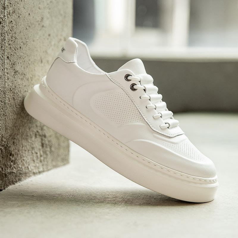 2024 Дизайнерская обувь для мужчин Повседневная обувь из натуральной кожи Белые дышащие плоские кроссовки для скейтбординга Уличные крутые кроссовки на шнуровке