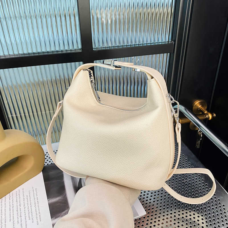 Популярные в этом году маленькие сумки для женской весны и лета, универсальные 2025, новые модные сумки-мессенджеры, корейская версия, портативные сумки-ведра