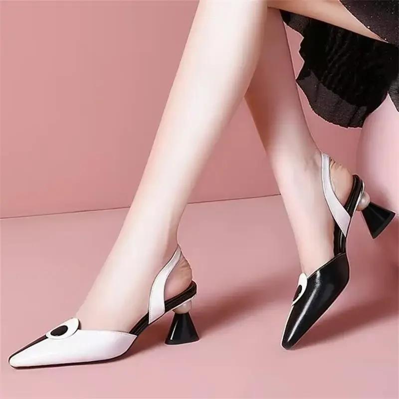 Женские летние сандалии в лаконичном стиле, новый дизайн, с острым носком, на неглубоком высоком каблуке, разноцветные женские элегантные модные модельные туфли