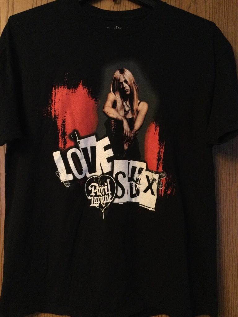 Аврил Лавин - «Love Sux» - 2022 Черная Футболка - Двусторонняя - XL