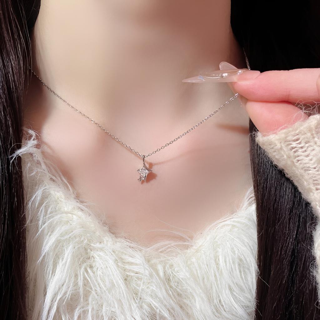 New Four Star Necklace for Women, Light Luxury, Niche, Simple, Wishing Star Pendant, Sweet Style