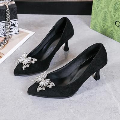 Модные однотонные простые черные туфли на каблуках для женщин 2024 года, сексуальные туфли с острым носком, роскошные свадебные туфли со стразами и бабочками для невесты