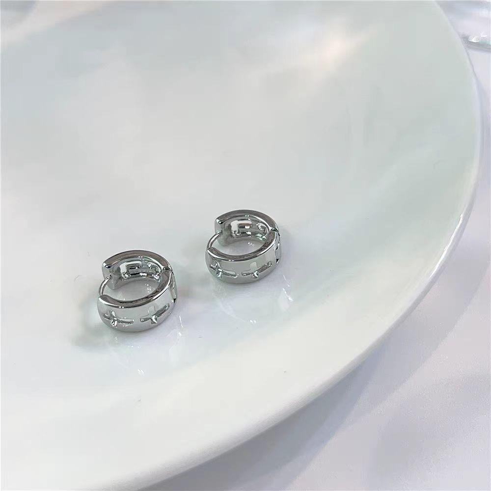 Элегантные серьги-капли с камнем кошачий глаз — универсальные, легкие, роскошные, изысканного дизайна.