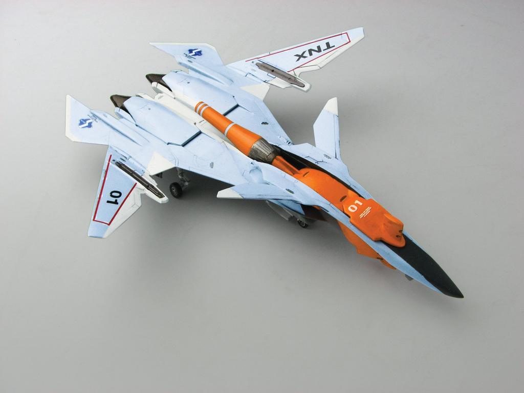 PLATZ Боевой фея Юкикадзэ Лейф Пластиковая модель 1/144 FRX-99 "ТИП Молотоголовая акула"