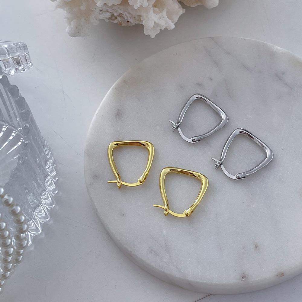 Женские серебряные минималистичные серьги