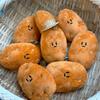 Брелок-кукла из картофеля и лосося