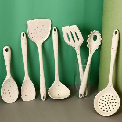 2/3/4/7 шт. белая силиконовая посуда с красочным точечным узором, кухонная лопатка, суповая ложка, кухонная многофункциональная силиконовая лопатка для приготовления пищи, набор для выпечки