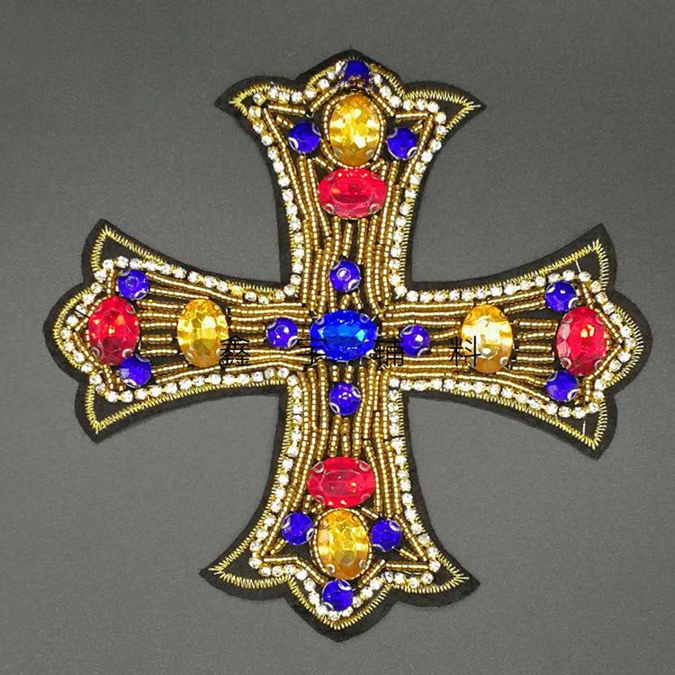 Большая нашивка с вышивкой крестом и стразами - аксессуар для одежды в стиле панк-стиль своими руками