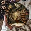 Металлическое настенное искусство 8x8 дюймов Фэнтези Библиотека Дерево Книжная полка Открытая книга Знак Предварительно просверленное Железное украшение