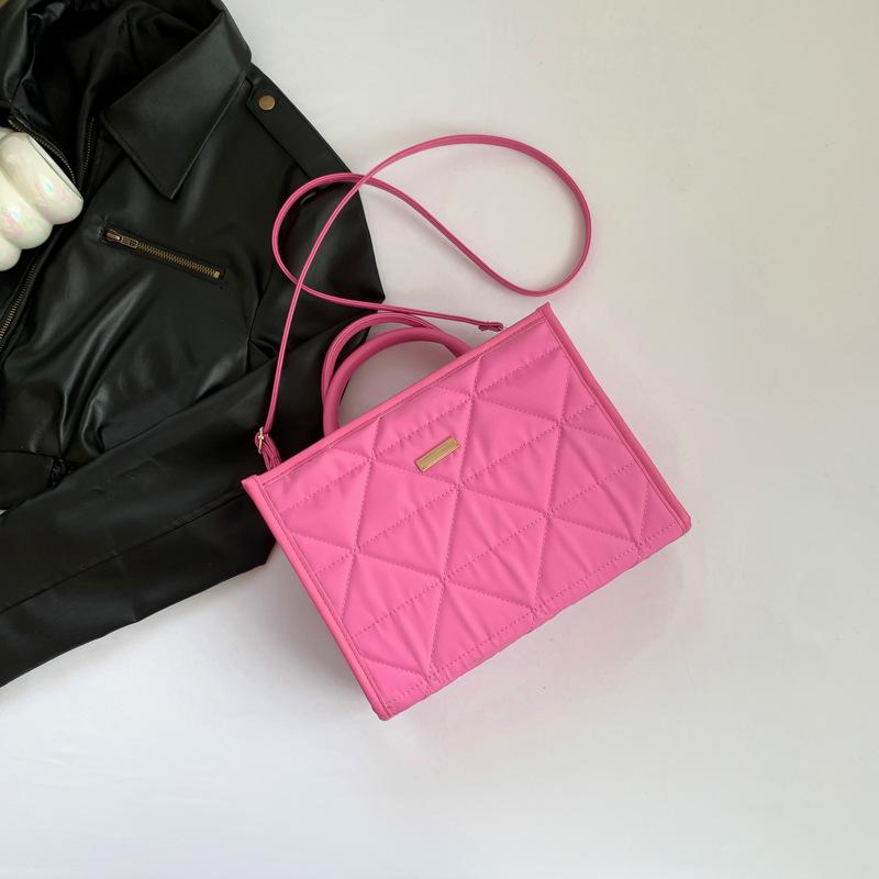 Темпераментная дорожная модная корейская версия сумки, весенняя новая высококачественная сумка через плечо, маленькая квадратная сумка, женская сумка