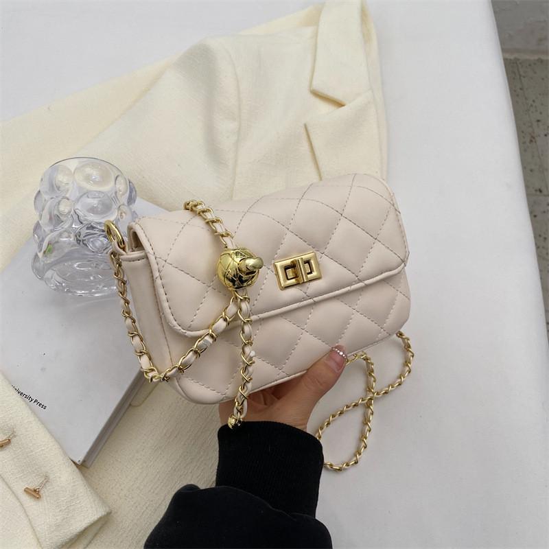 Ielgy High-End Fashion Chain Diamond Texture Small Square Bag