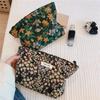 Women Retro Floral Jacquard Cosmetic Bag Makeup Pouch Hand Travel Bag Lipstick Organizer Cases Fashion Zipper Phone Purse