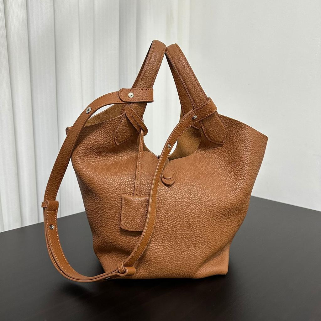 2025 New Niche Old Money Style Large Capacity Vegetable Basket Baotou Layer Lychee Cowhide Commuting Bucket Tote Bag