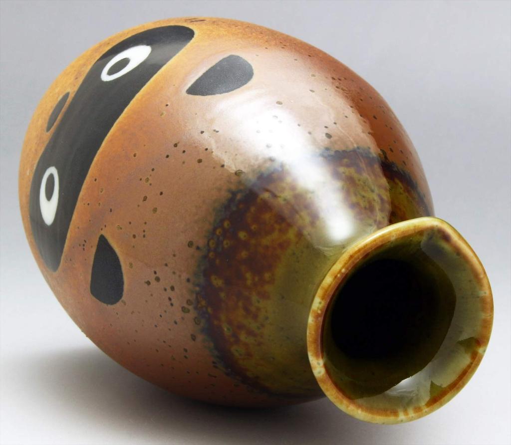 Seto ware Tanuki sake set E-00173