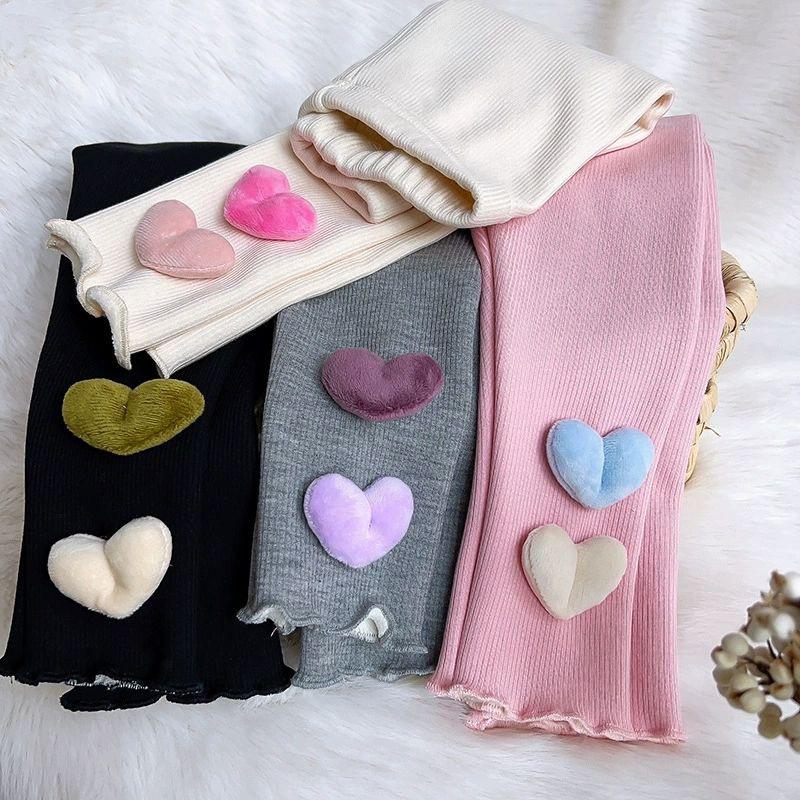 Девичьи осенне-зимние брюки-верхняя одежда на флисовой подкладке, стильные флисовые леггинсы облегающего кроя с узором в виде сердечек, детская одежда