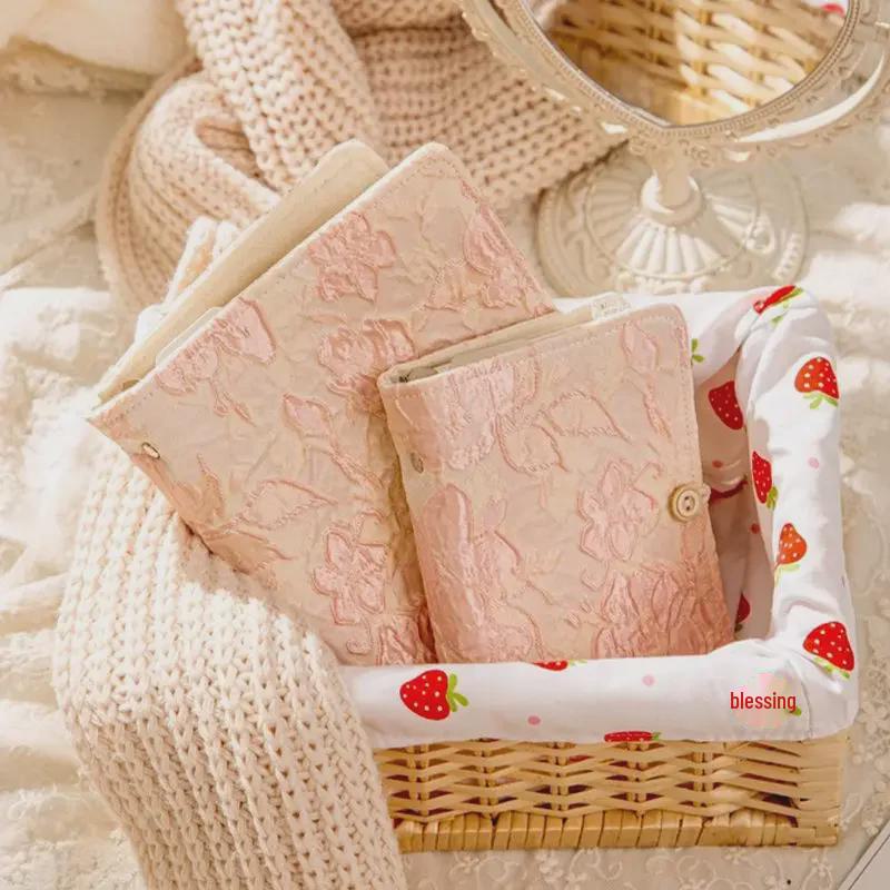 Творческий отрывной литературный дневник формата А5/А6 и милый блокнот с граффити