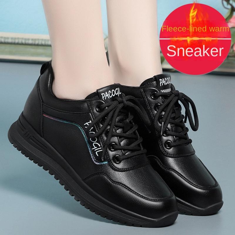 Sneakers Women's New Autumn and Winter Velvet Women's Shoes Soft-soled Middle-aged and Elderly Flat-soled Travel Casual Shoes