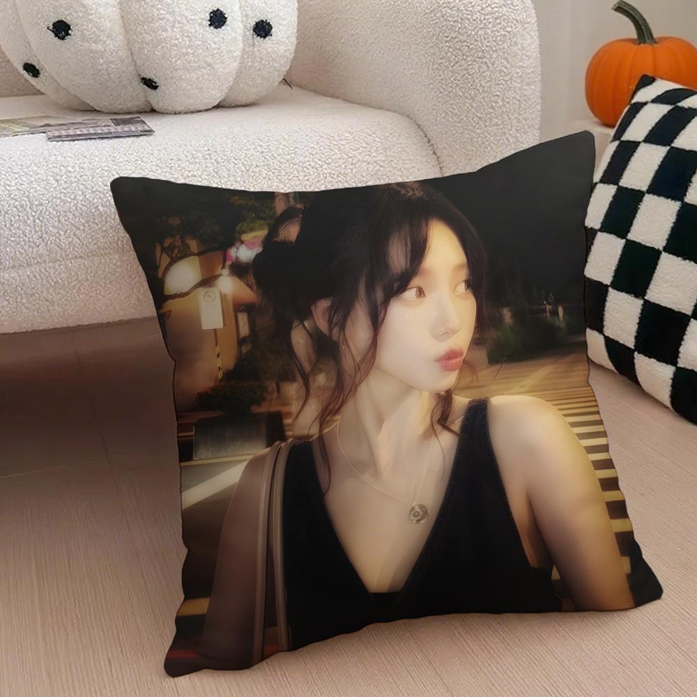 AAespaSKkarina Kpop Girl Cushion Cover Throw Pillow Cover Hidden Button Durable Polyester Chair Cushion