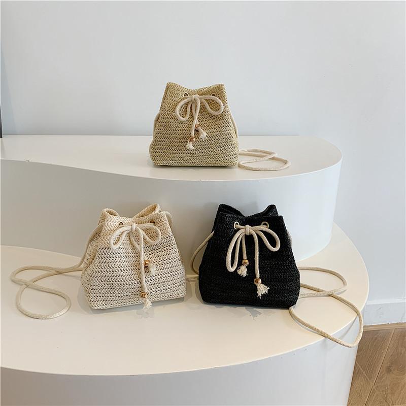 Соломенная модная плиссированная сумка на шнурке для женщин 2024 года, новый иностранный стиль, индивидуальный дизайн, сумка-ведро через плечо