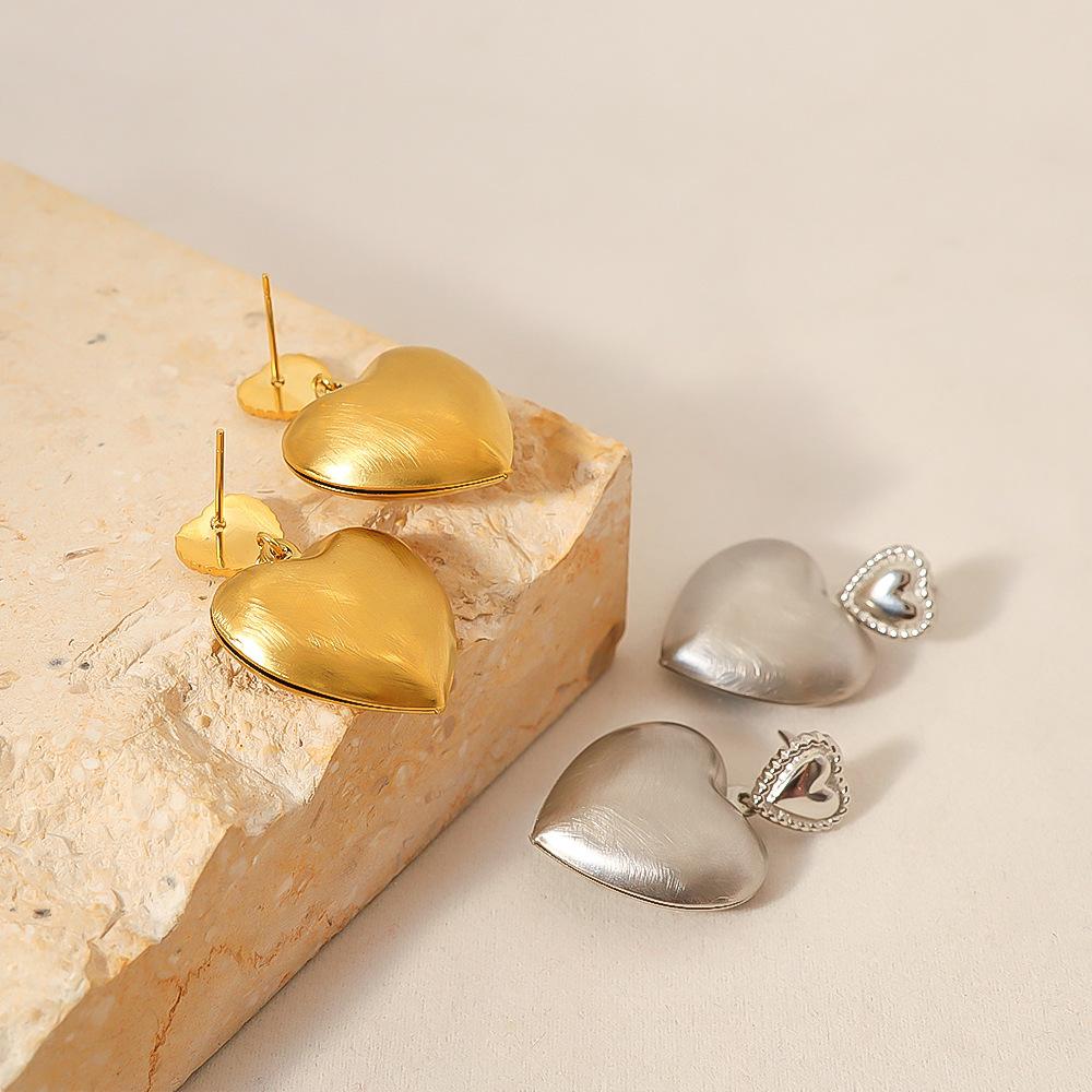 Hollow Part Peach Heart Stud Earrings Women'S Titanium Steel Plated Real Gold Does Not Fade Manual Brushed Metal Love Earrings