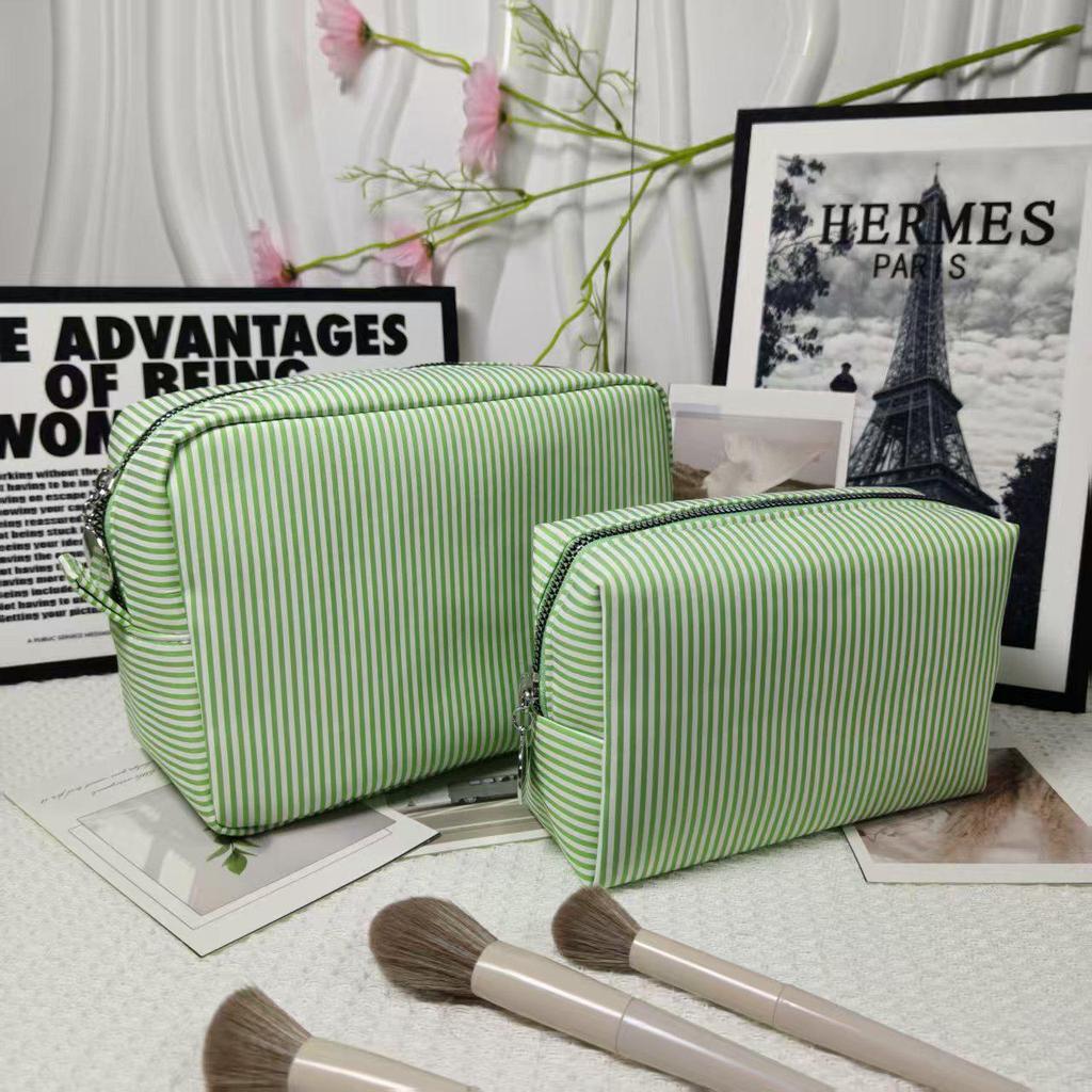 Large-Capacity Striped Makeup Bag: Indian Clutch for Convenient Travel and Outings