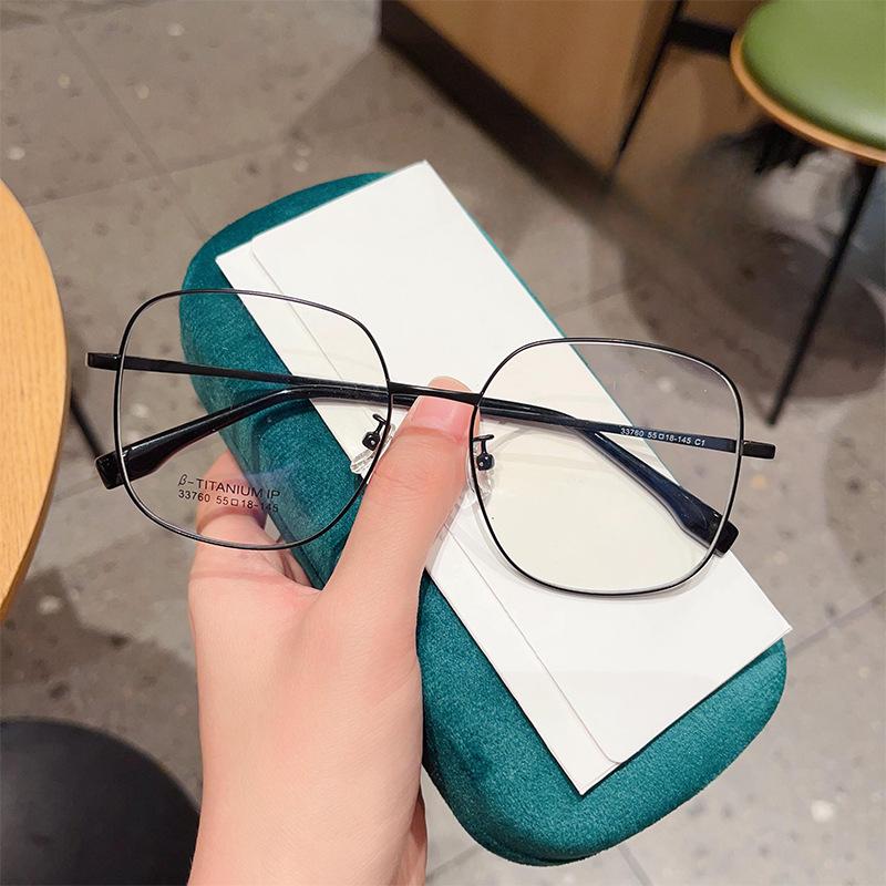 Литературная ретро-оправа для очков в большой коробке для мужчин и женщин, простое лицо может быть оснащена антисиним светом.