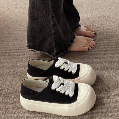 Женские белые туфли на толстой подошве 2025 новая нишевая мода универсальные ретро мягкая подошва нескользящие спортивные и повседневные кеды