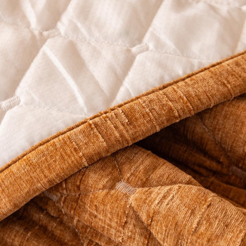 Velvet Sofa Cover Universal Plaid Plush Non-Slip Thickened Living Room Sofa Cover Warm Flannel Sofa Cushion Armrest Back Towel