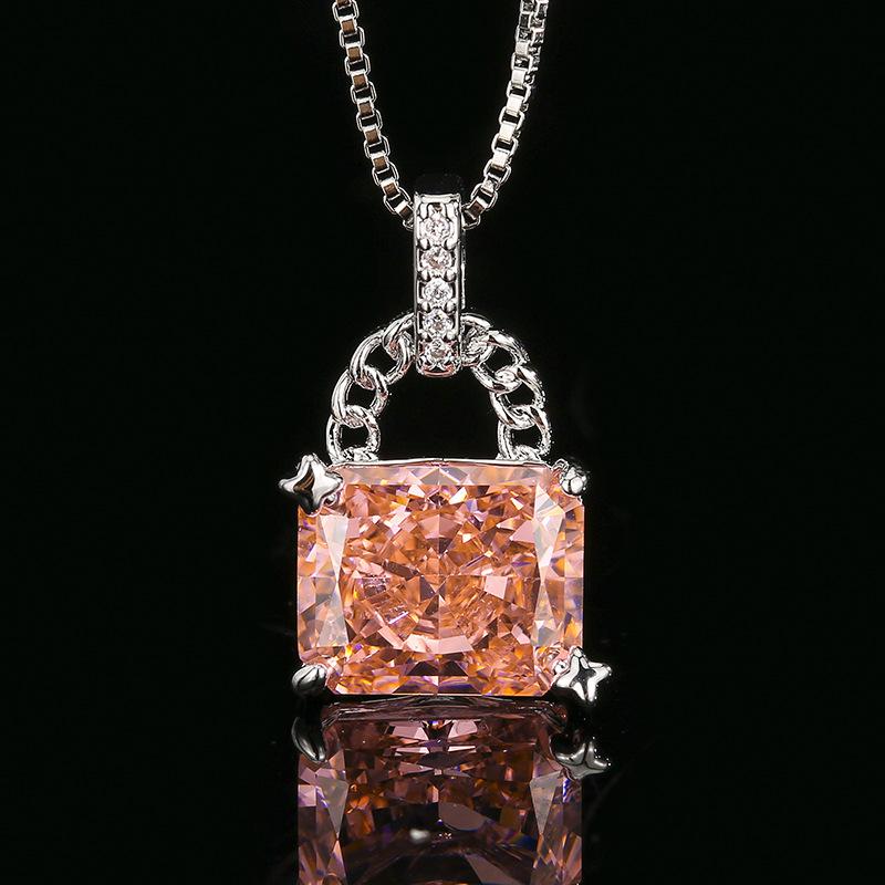 Jewelry New Jewelry Pendant High Carbon Diamond Necklace Flash Ice Flower Cut Women's Fashion Light Luxury Versatile