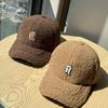 New autumn and winter thickened warm lamb wool baseball cap for women, wide brim, makes the face look smaller, suitable for large head sizes, trendy